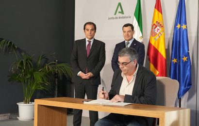 La Junta invertirá 250 millones en mejorar las condiciones de 70.000 funcionarios y modernizar la atención a los andaluces La Junta invertirá 250 millones en mejorar las condiciones de 70.000 funcionarios y modernizar la atención a los andaluces