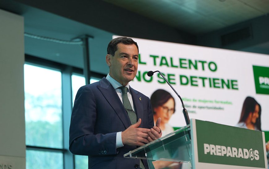 Moreno destaca el empuje de la mujer en Andalucía: «El liderazgo de esta tierra se escribe en femenino» Moreno destaca el empuje de la mujer en Andalucía: «El liderazgo de esta tierra se escribe en femenino»