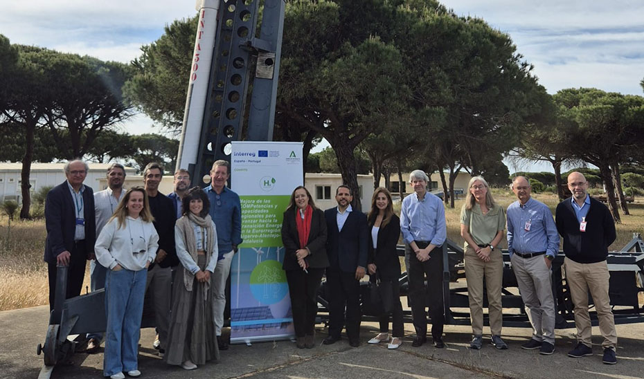Los miembros del proyecto durante una visita a las instalaciones del Instituto Nacional de T&eacute;cnica Aeroespacial (INTA) en Mazag&oacute;n.